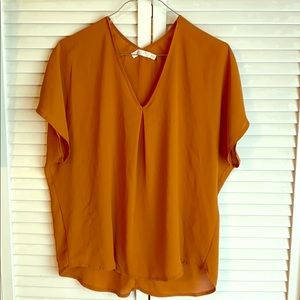 LUSH Women’s coral silk like top size XS